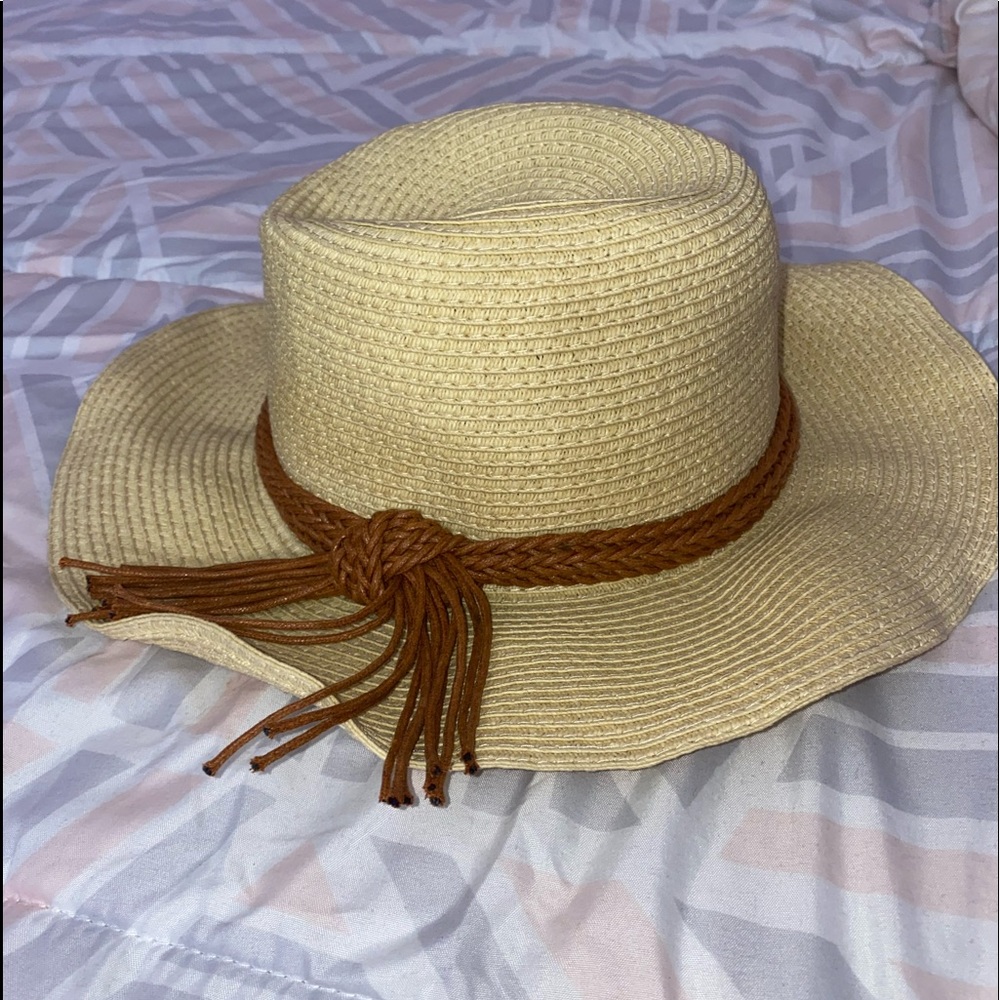 Straw hat - Picture 5 of 6